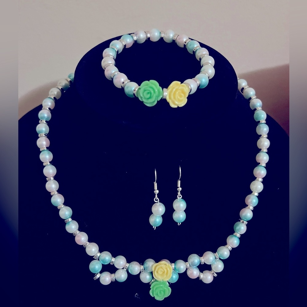 Handmade Jewelry Stretch Faux Pearl Earrings, Necklace, And Bracelet 💕